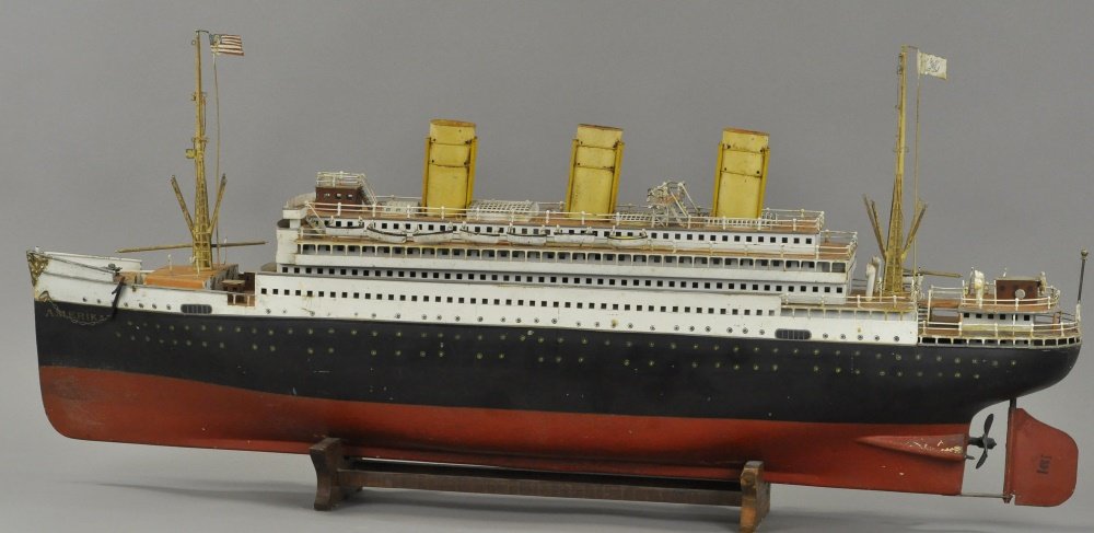 Marklin steam-powered "Amerika" ocean liner